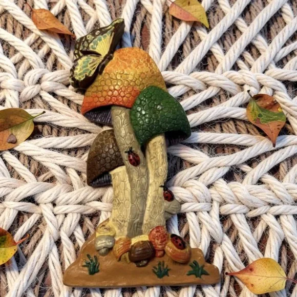 This vintage 1970s wall art chalkware or plaster mushrooms Wall decor Vintage - Picture 11 of 14